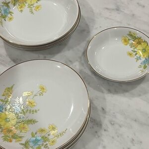 Ekco International Exquisite Fine China Spring Bouquet